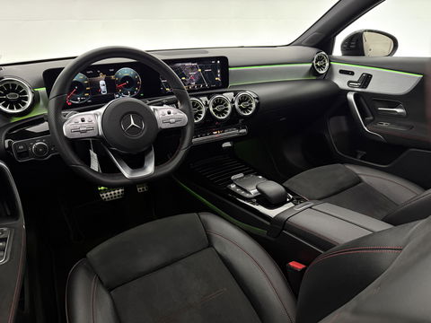 Mercedes-Benz A-Klasse 180 AMG | Pano | Sfeerverl. | Burmester | Camera | Virtual  | LED | Memory l NAP