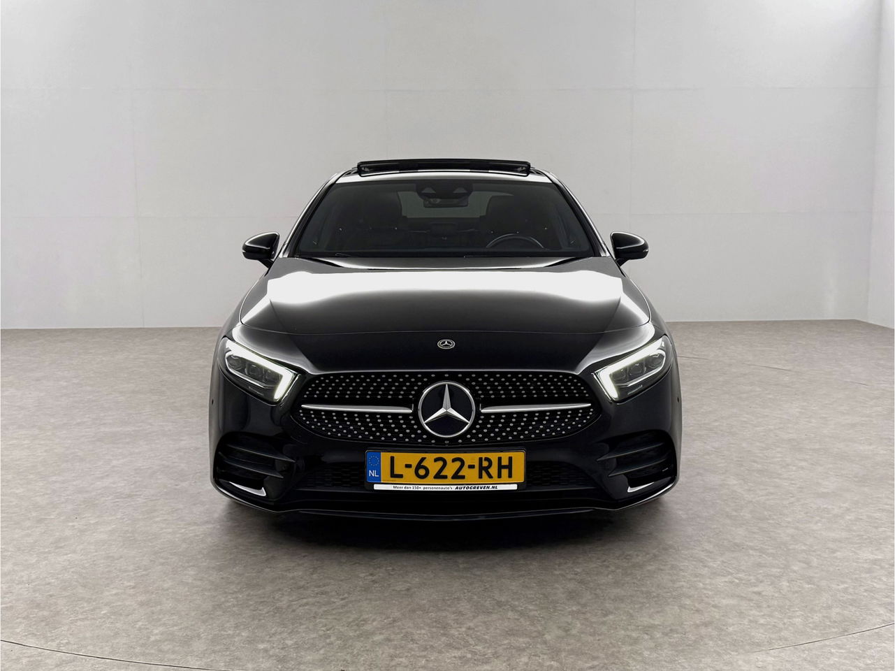 Mercedes-Benz A-Klasse 180 AMG | Panoramadak | Sfeerverl. | Burmester | Camera | Virtual Cockpit | LED | Memory seats