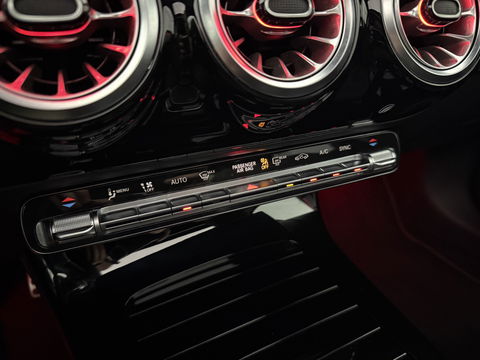 Mercedes-Benz A-Klasse 180 AMG | Pano | Sfeerverl. | Burmester | Camera | Virtual  | LED | Memory l NAP