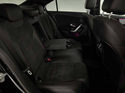 Mercedes-Benz A-Klasse 180 AMG | Pano | Sfeerverl. | Burmester | Camera | Virtual  | LED | Memory l NAP
