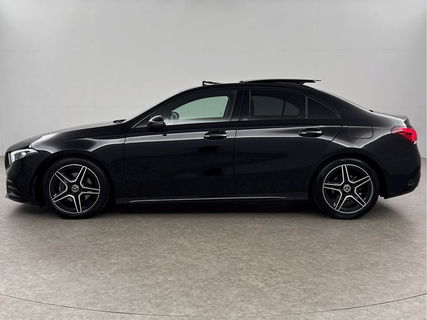 Mercedes-Benz A-Klasse 180 AMG | Panoramadak | Sfeerverl. | Burmester | Camera | Virtual Cockpit | LED | Memory seats