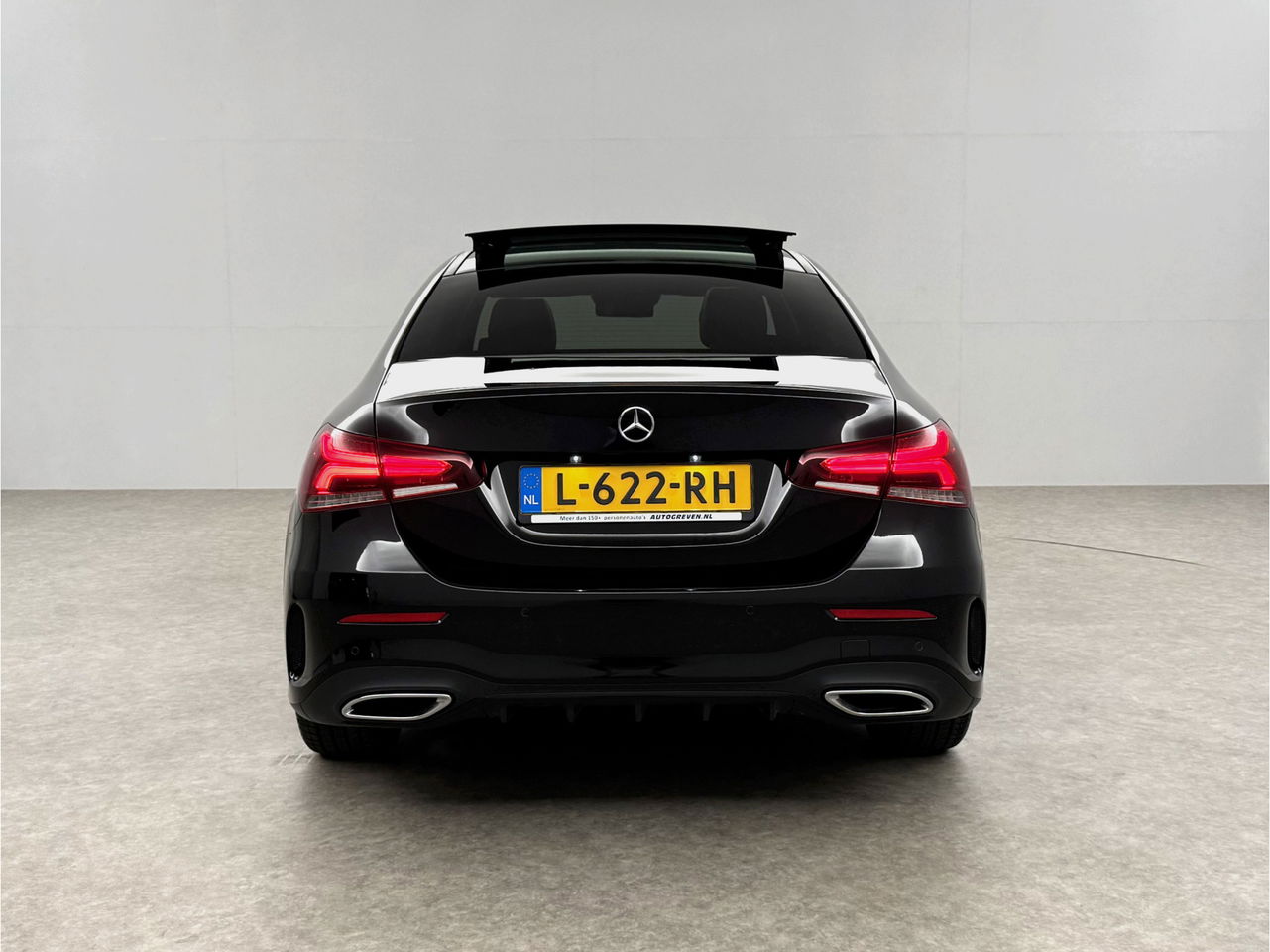 Mercedes-Benz A-Klasse 180 AMG | Panoramadak | Sfeerverl. | Burmester | Camera | Virtual Cockpit | LED | Memory seats
