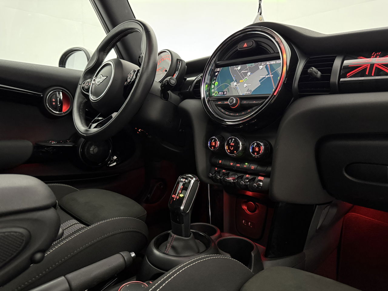 MINI Cooper S 2.0 Cooper S Knightsbridge Edition | 192PK | Panoramadak | Harman/Kardon | Sfeerverl. | LED | Carplay | Parkeersens.