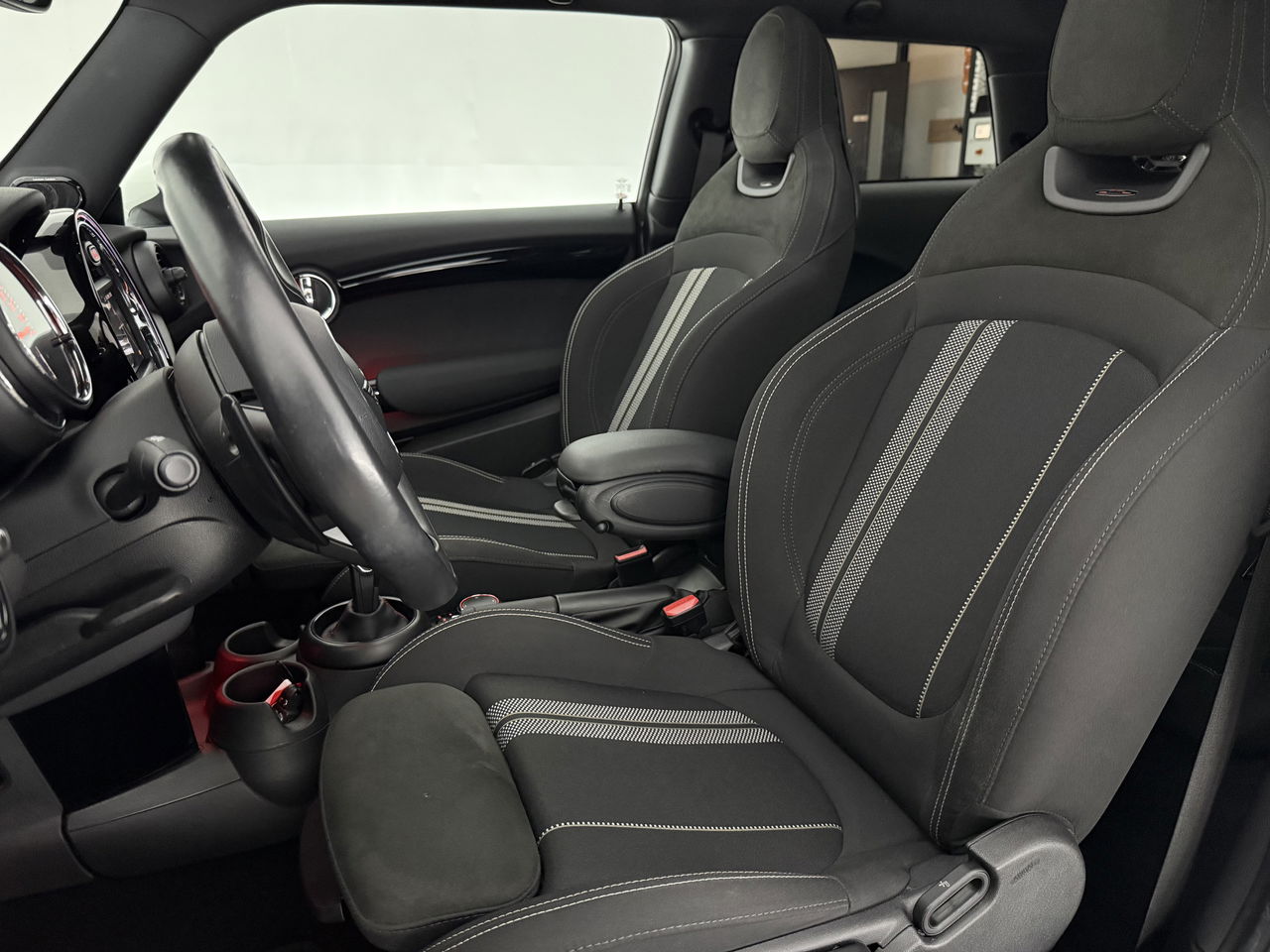 MINI Cooper S 2.0 Cooper S Knightsbridge Edition | 192PK | Panoramadak | Harman/Kardon | Sfeerverl. | LED | Carplay | Parkeersens.