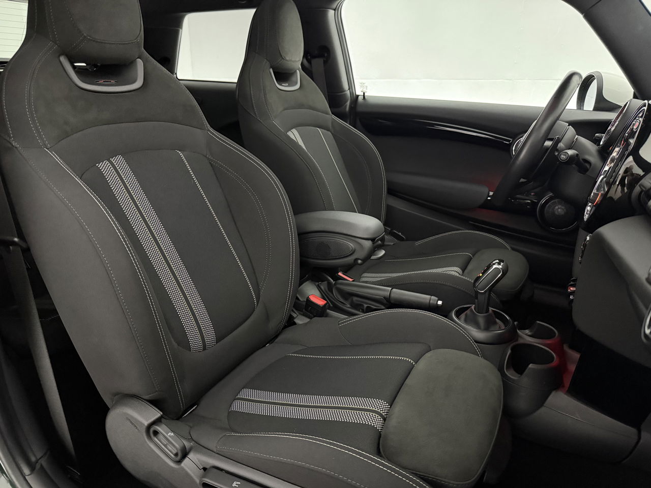 MINI Cooper S 2.0 Cooper S Knightsbridge Edition | 192PK | Panoramadak | Harman/Kardon | Sfeerverl. | LED | Carplay | Parkeersens.