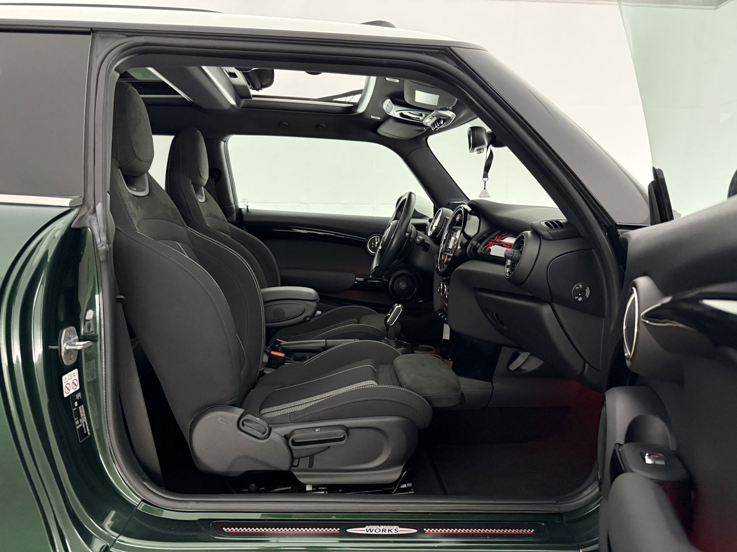 MINI Cooper S 2.0 Cooper S 192PK Knightsbridge Edition | Pano | H/K | Sfeerverl. | LED | Carplay | Parkeersens.