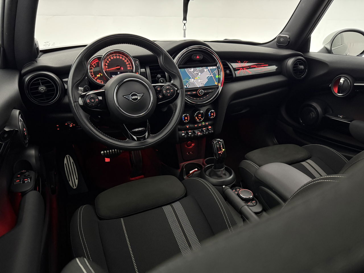 MINI Cooper S 2.0 Cooper S Knightsbridge Edition | 192PK | Panoramadak | Harman/Kardon | Sfeerverl. | LED | Carplay | Parkeersens.