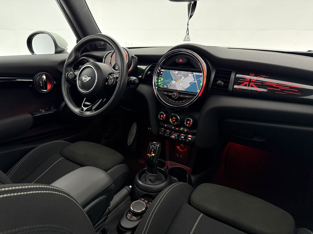 MINI Cooper S 2.0 Cooper S Knightsbridge Edition | 192PK | Panoramadak | Harman/Kardon | Sfeerverl. | LED | Carplay | Parkeersens.