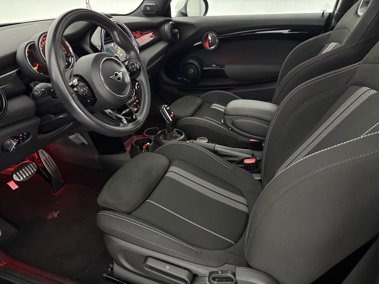 MINI Cooper S 2.0 Cooper S Knightsbridge Edition | 192PK | Panoramadak | Harman/Kardon | Sfeerverl. | LED | Carplay | Parkeersens.