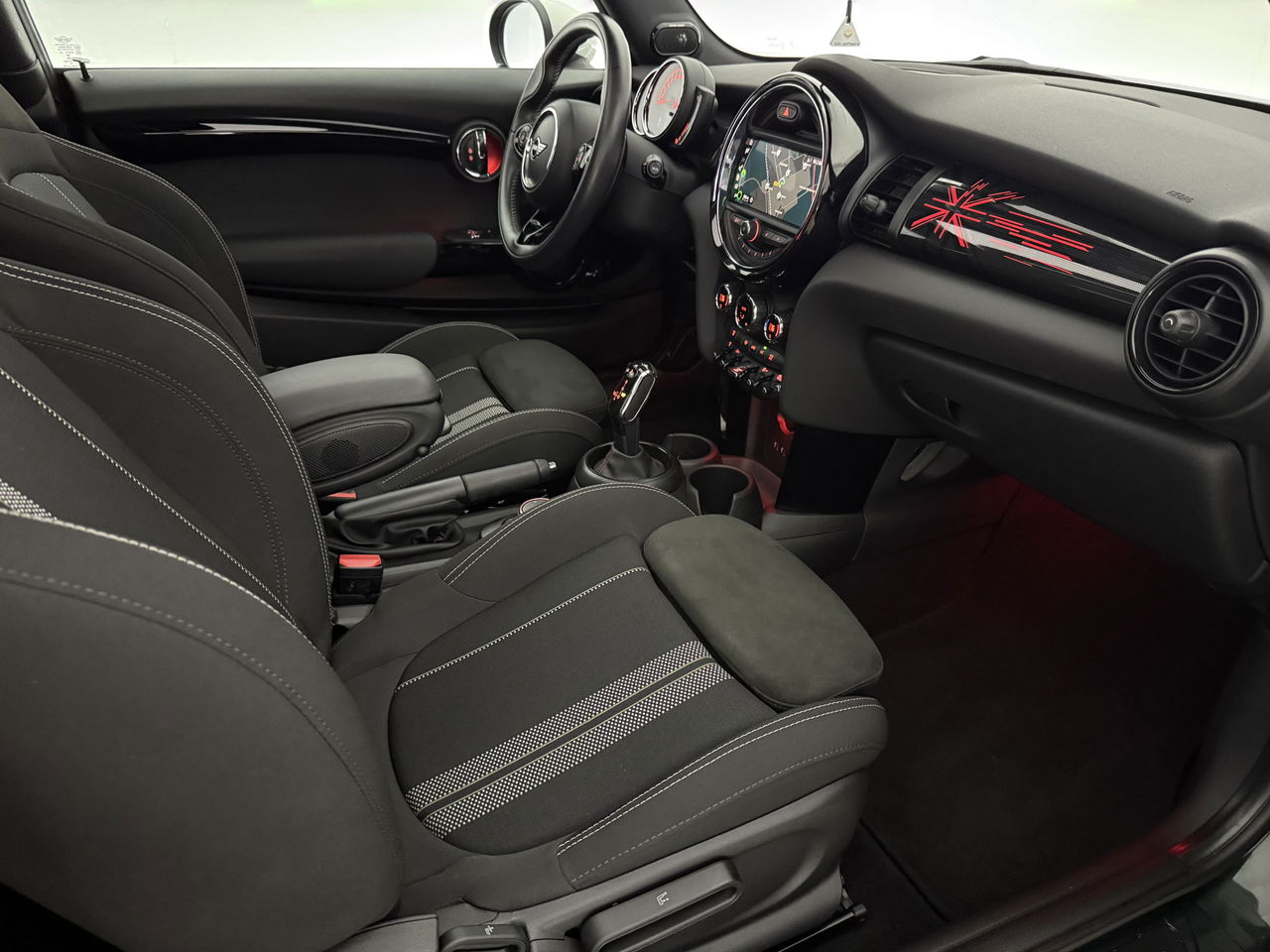 MINI Cooper S 2.0 Cooper S Knightsbridge Edition | 192PK | Panoramadak | Harman/Kardon | Sfeerverl. | LED | Carplay | Parkeersens.
