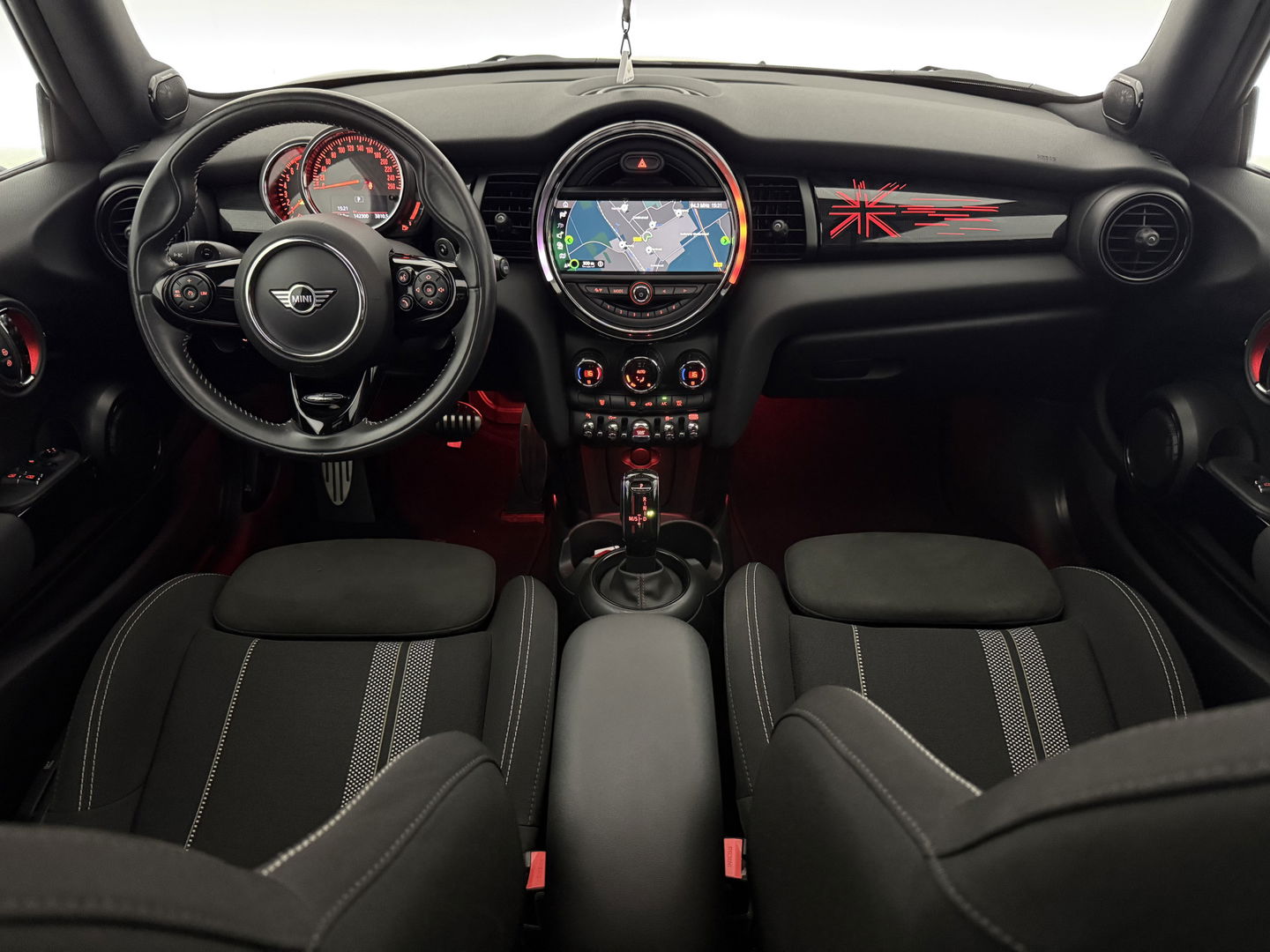 MINI Cooper S 2.0 Cooper S Knightsbridge Edition | 192PK | Pano | H/K | Sfeerverl. | LED | Carplay | Parkeersens.