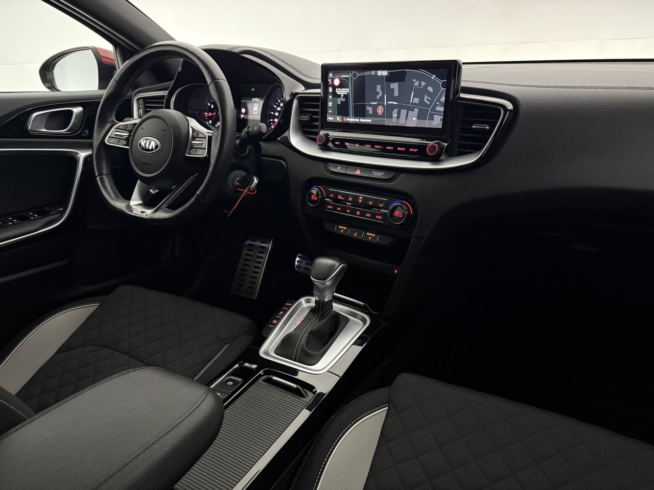 Kia ProCeed 1.4 T-GDI 140PK GT-Line | Camera | LED | Carplay | Virtual Cockpit | Cruisecontrol | Navigatie | Parkeersensoren