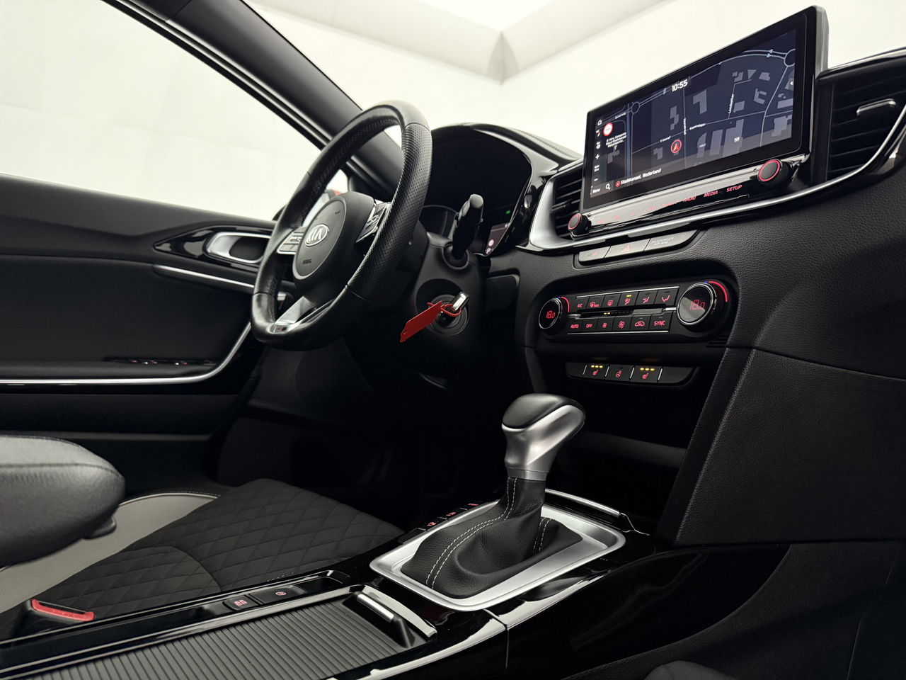 Kia ProCeed 1.4 T-GDI 140PK GT-Line | Camera | LED | Carplay | Virtual Cockpit | Cruisecontrol | Navigatie | Parkeersensoren