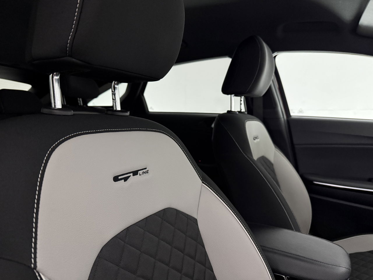Kia ProCeed 1.4 T-GDI 140PK GT-Line | Camera | LED | Carplay | Virtual Cockpit | Cruisecontrol | Navigatie | Parkeersensoren
