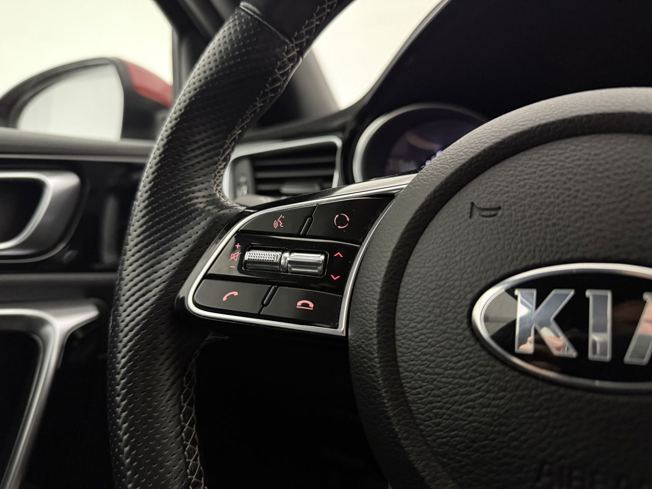 Kia ProCeed 1.4 T-GDI 140PK GT-Line | Camera | LED | Carplay | Virtual Cockpit | Cruisecontrol | Navigatie | Parkeersensoren