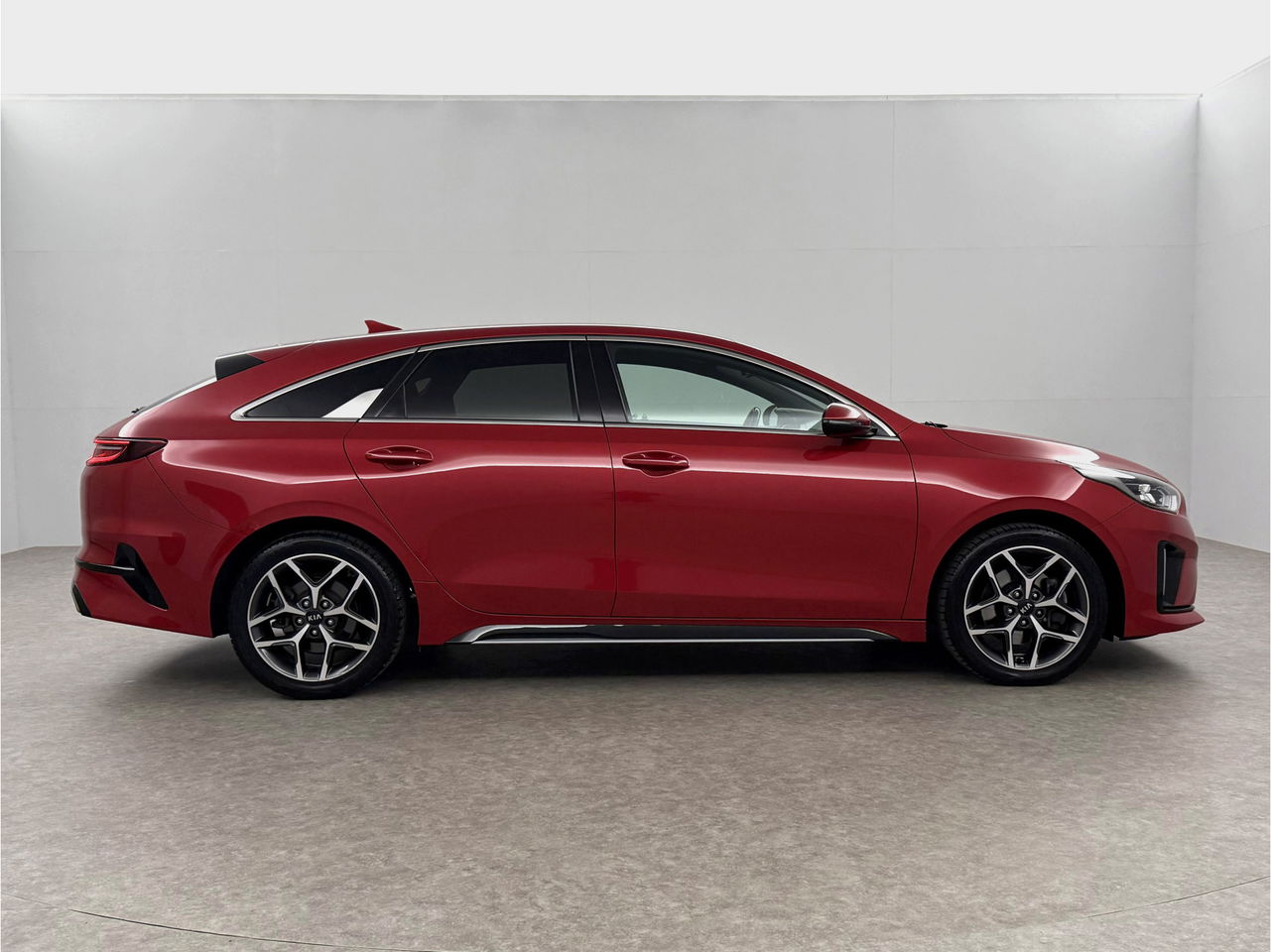 Kia ProCeed 1.4 T-GDI 140PK GT-Line | Camera | LED | Carplay | Virtual Cockpit | Cruisecontrol | Navigatie | Parkeersensoren