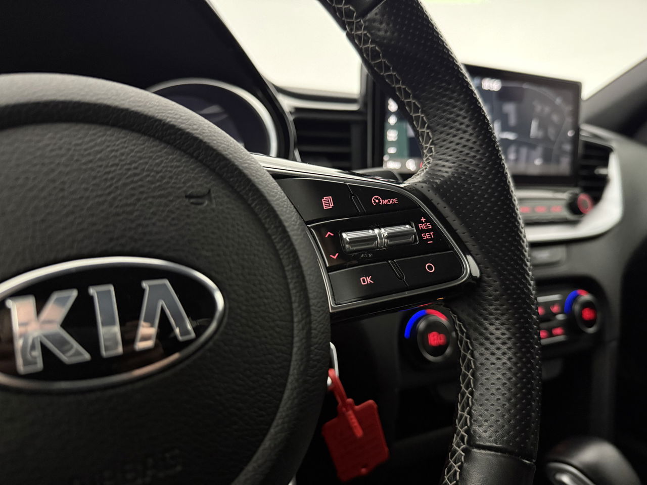 Kia ProCeed 1.4 T-GDI 140PK GT-Line | Camera | LED | Carplay | Virtual Cockpit | Cruisecontrol | Navigatie | Parkeersensoren