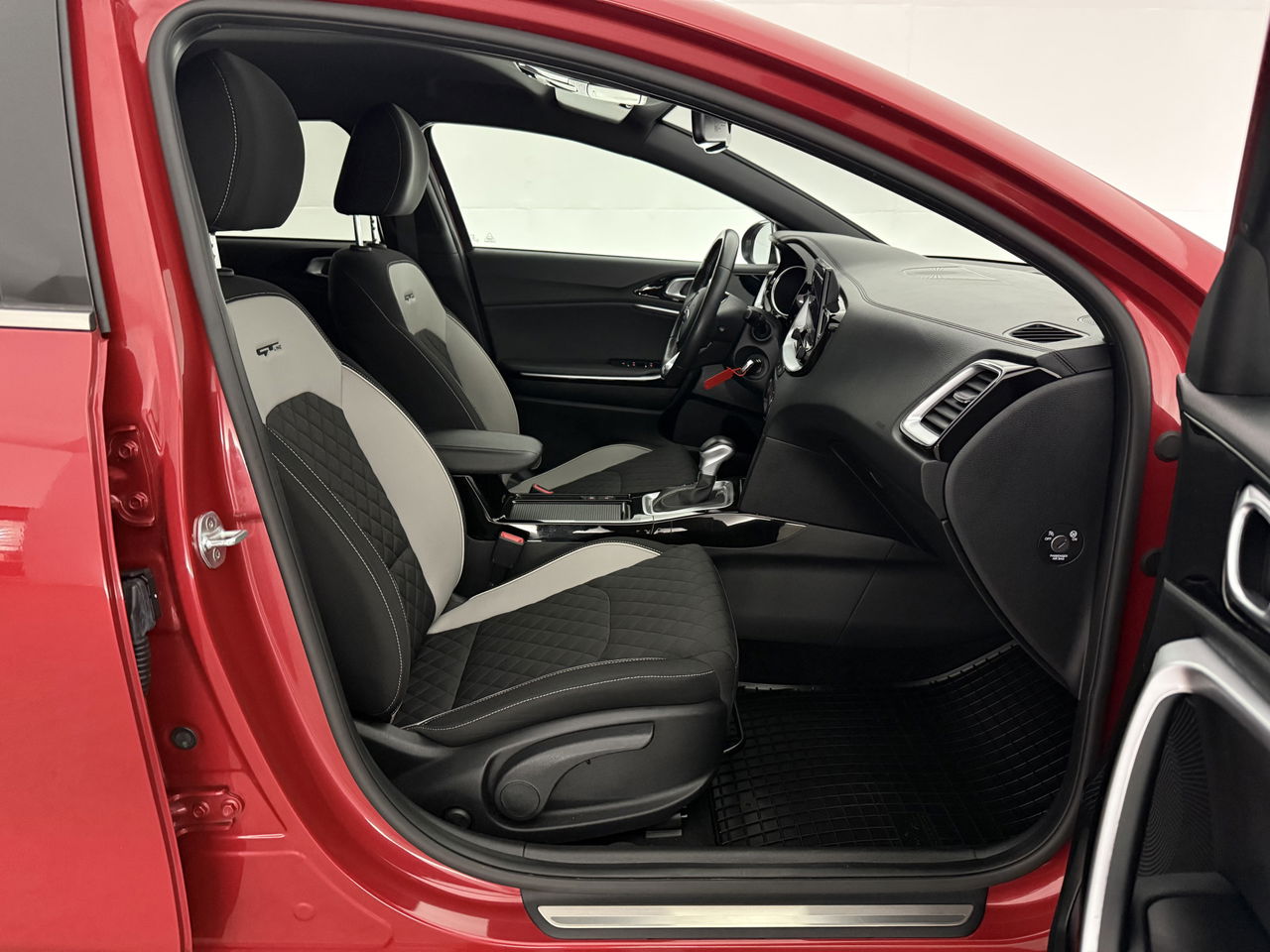Kia ProCeed 1.4 T-GDI 140PK GT-Line | Camera | LED | Carplay | Virtual Cockpit | Cruisecontrol | Navigatie | Parkeersensoren