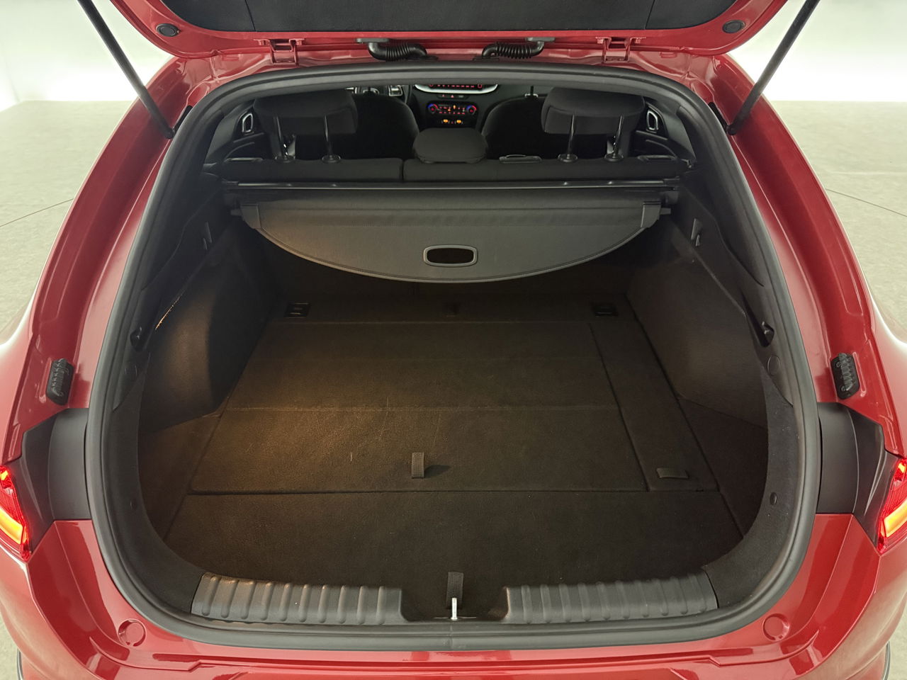 Kia ProCeed 1.4 T-GDI 140PK GT-Line | Camera | LED | Carplay | Virtual Cockpit | Cruisecontrol | Navigatie | Parkeersensoren