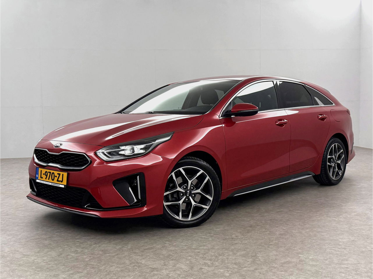 Kia ProCeed 1.4 T-GDI 140PK GT-Line | Camera | LED | Carplay | Virtual Cockpit | Cruisecontrol | Navigatie | Parkeersensoren