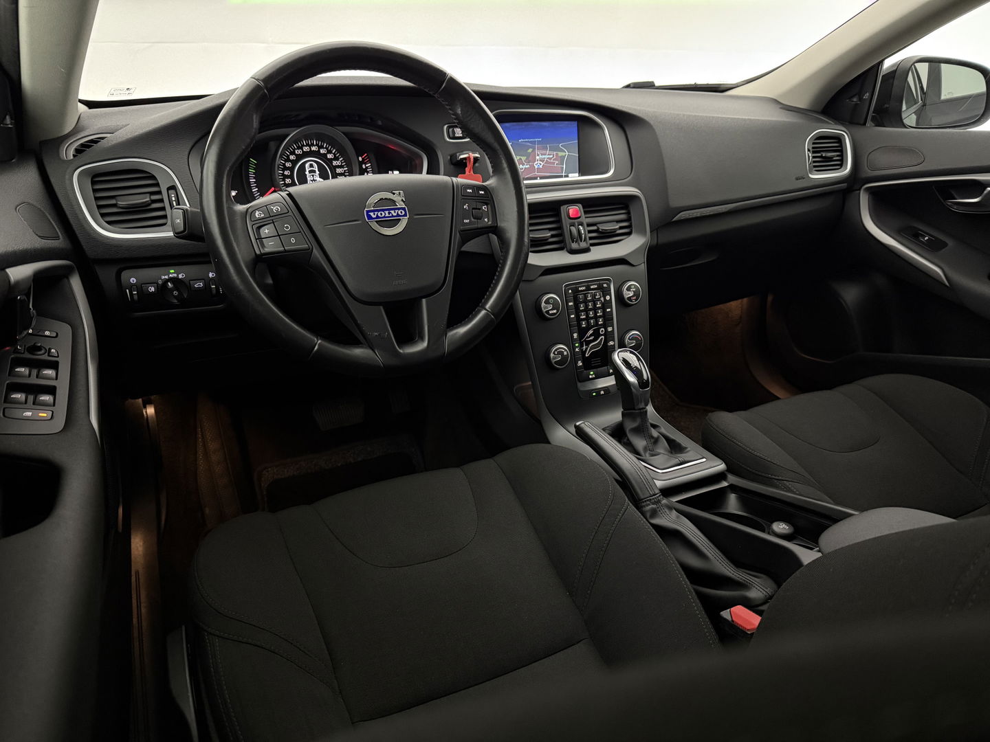 Volvo V40 1.6 T4 Cross Country | 180PK | Airco | Cruise | Navigatie | Dodehoek | Parkeersens.