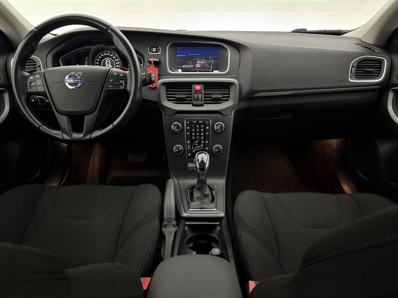 Volvo V40 1.6 T4 Cross Country | 180PK | Airco | Cruise | Navigatie | Parkeersensoren | 16"LMV