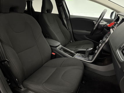 Volvo V40 1.6 T4 Cross Country | 180PK | Airco | Cruise | Navigatie | Parkeersensoren | 16"LMV