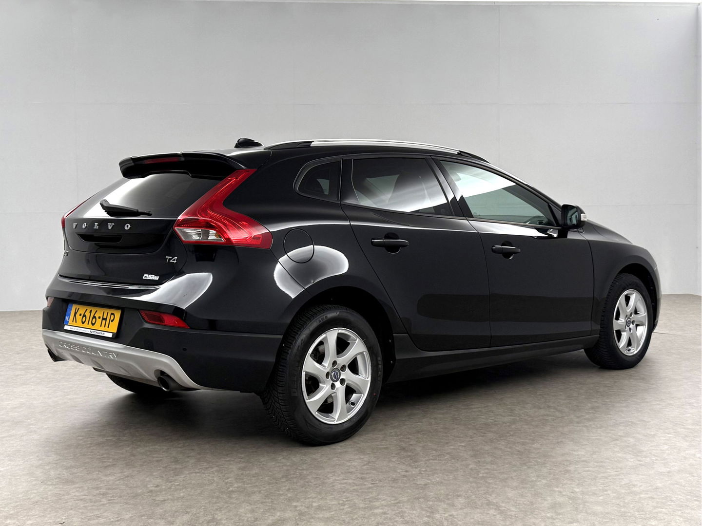 Volvo V40 1.6 T4 Cross Country | 180PK | Airco | Cruise | Navigatie | Dodehoek | Parkeersens.