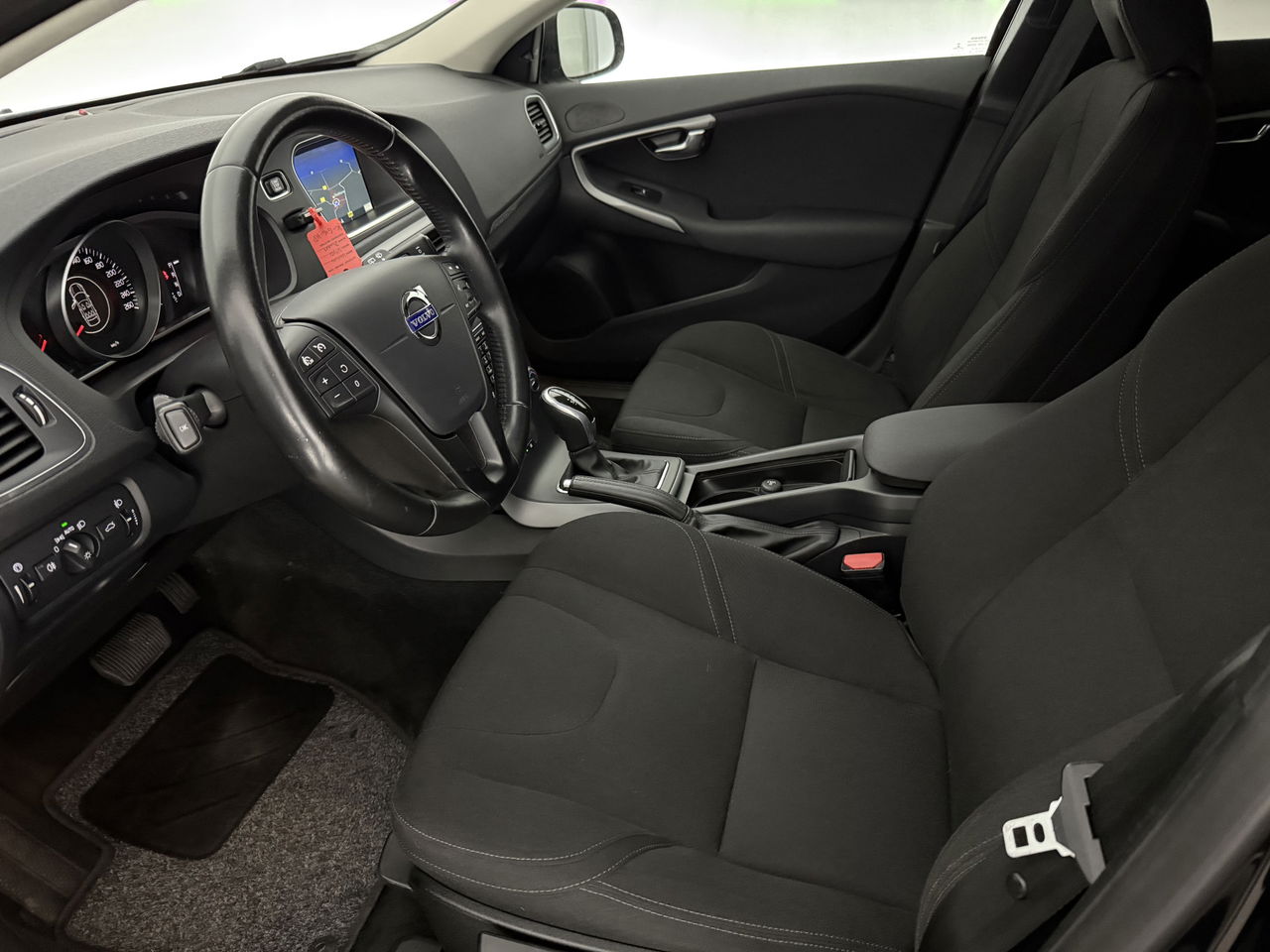 Volvo V40 1.6 T4 Cross Country | 180PK | Airco | Cruise | Navigatie | Parkeersensoren | 16"LMV