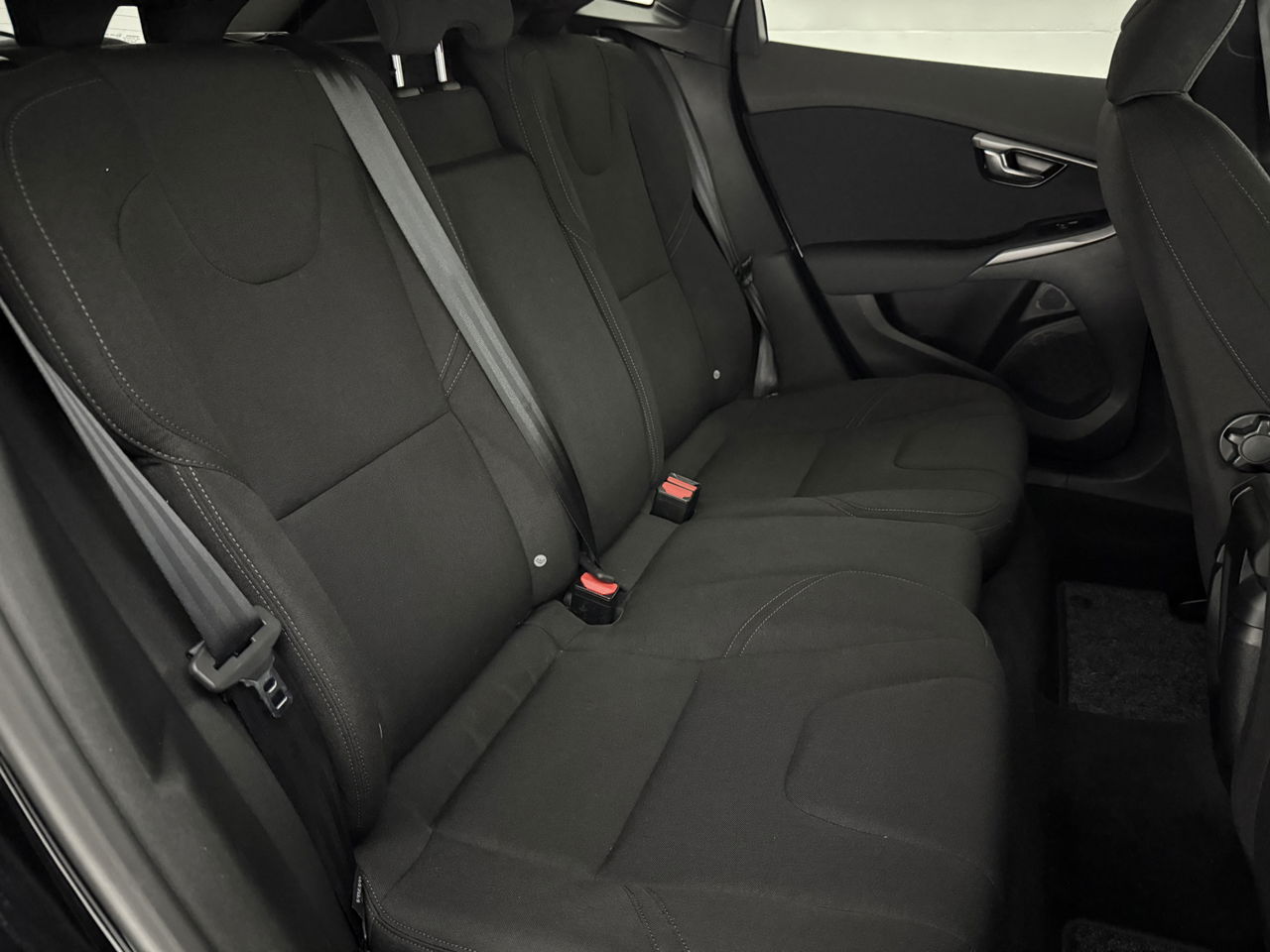 Volvo V40 1.6 T4 Cross Country | 180PK | Airco | Cruise | Navigatie | Parkeersensoren | 16"LMV