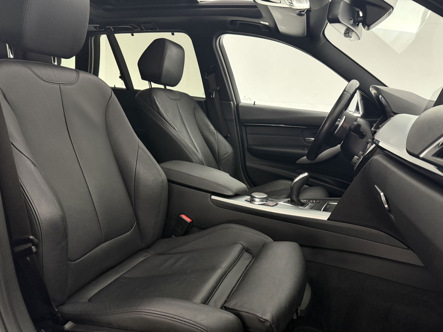 BMW 3-serie 320d High Executive 191PK M-Sport | Pano | LED | Cruise | Navigatie | Parkeersens. | Stoelverw.