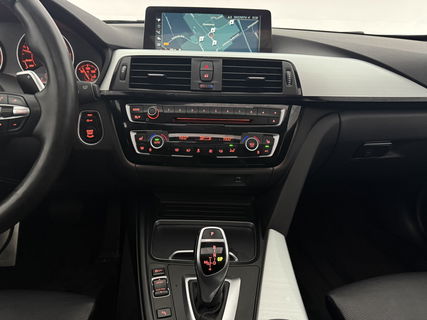 BMW 3-serie 320d High Executive 191PK M-Sport | Panoramadak | LED | Cruisecontrol | Navigatie | Parkeersens. | 19"LMV