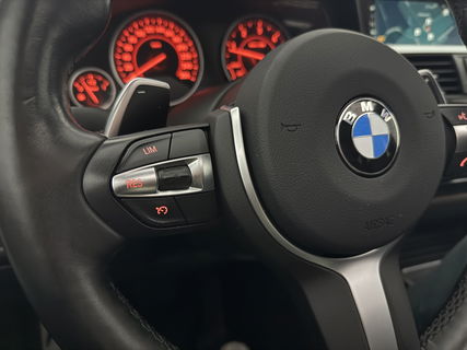 BMW 3-serie 320d High Executive 191PK M-Sport | Panoramadak | LED | Cruisecontrol | Navigatie | Parkeersens. | 19"LMV