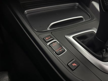 BMW 3-serie 320d High Executive 191PK M-Sport | Panoramadak | LED | Cruisecontrol | Navigatie | Parkeersens. | 19"LMV