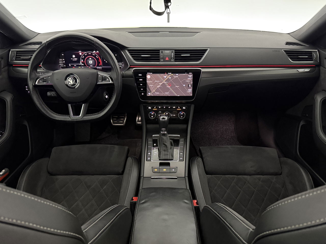 Škoda Superb 1.5 TSI 150PK ACT Sportline Business Pano LED Sfeer Trekaak Virtual Camera Carplay Memory Clima Cruise Navi PDC 19''LMV