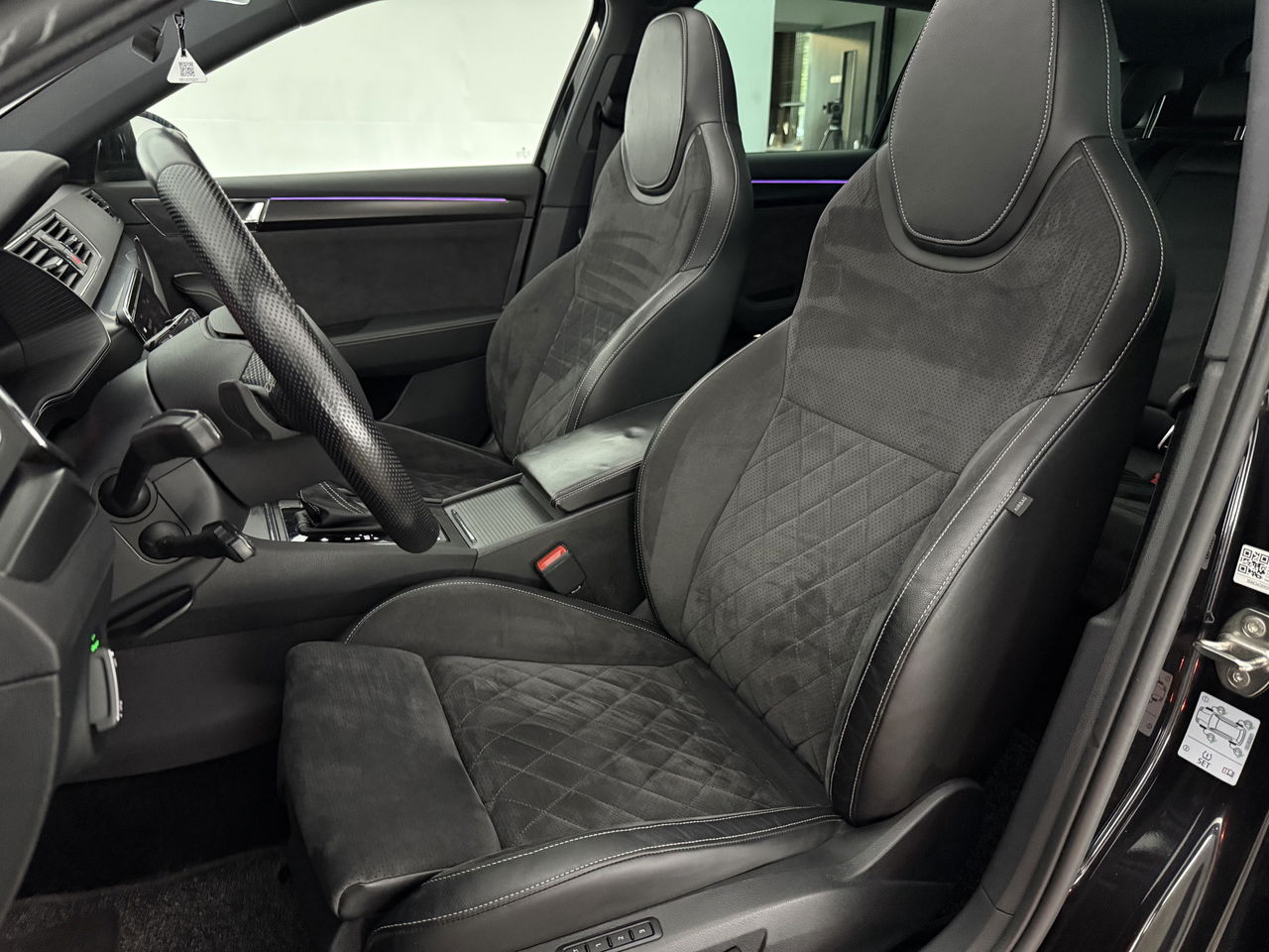 Škoda Superb 1.5 TSI 150PK ACT Sportline Business Pano LED Sfeer Trekaak Virtual Camera Carplay Memory Clima Cruise Navi PDC 19''LMV