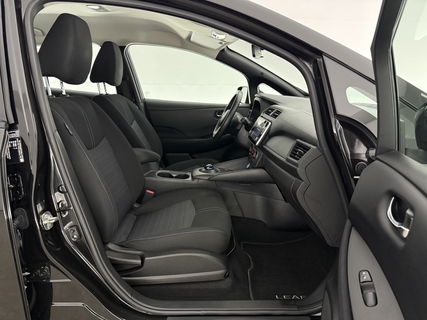 Nissan Leaf Acenta 40 kWh | LED | Camera | Carplay | Clima | Cruisecontrol | 16''LMV