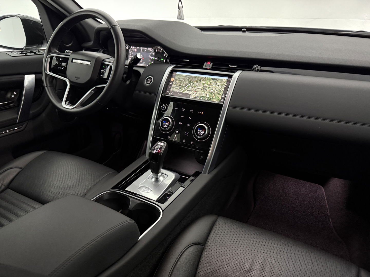 Land Rover Discovery Sport P300e 1.5 R-Dynamic HSE 254PK l Pano l Memory l 360° l Dodehoek l Carplay l Clima l Leder l LED l Trekh. l Virtual l Navi l Parkeersens.