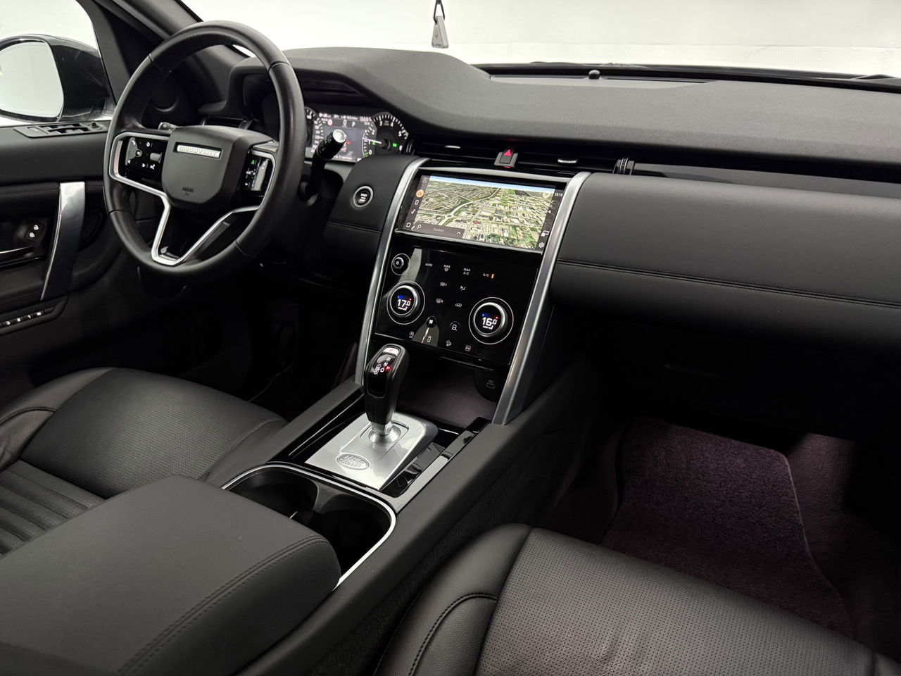 Land Rover Discovery Sport P300e 1.5 R-Dynamic HSE 254PK Pano Memory ACC Camera Carplay Clima Leder LED Trekhaak Virtual Navi PDC 20"LMV