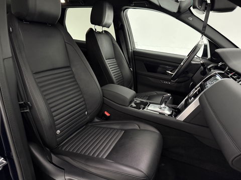 Land Rover Discovery Sport P300e 1.5 R-Dynamic HSE 254PK l Pano l Memory l 360° l Dodehoek l Carplay l Clima l Leder l LED l Trekh. l Virtual l Navi l Parkeersens.