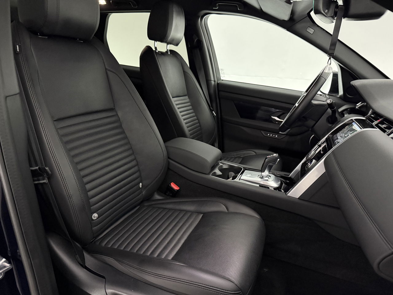 Land Rover Discovery Sport P300e 1.5 R-Dynamic HSE 254PK Pano Memory ACC Camera Carplay Clima Leder LED Trekhaak Virtual Navi PDC 20"LMV