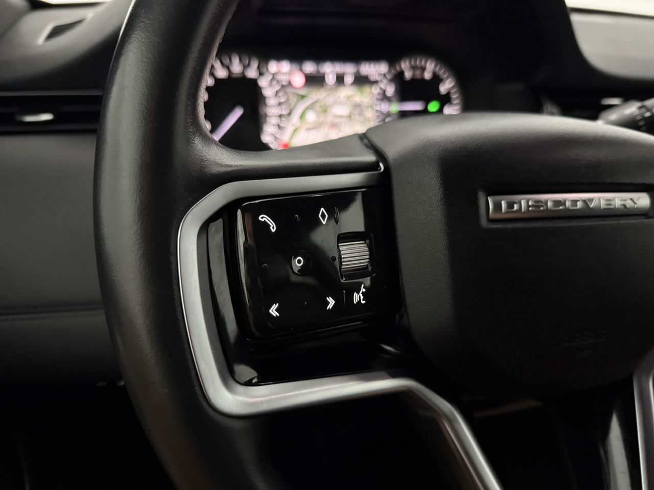 Land Rover Discovery Sport P300e 1.5 R-Dynamic HSE 254PK Pano Memory ACC Camera Carplay Clima Leder LED Trekhaak Virtual Navi PDC 20"LMV