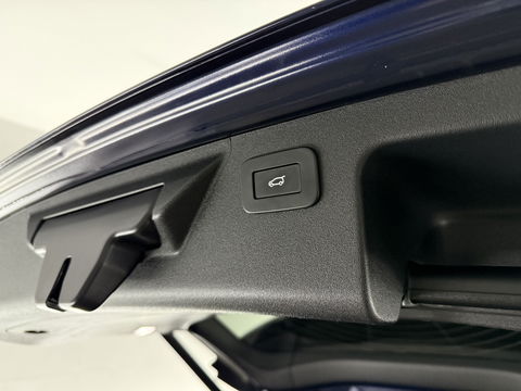 Land Rover Discovery Sport P300e 1.5 R-Dynamic HSE 254PK l Pano l Memory l 360° l Dodehoek l Carplay l Clima l Leder l LED l Trekh. l Virtual l Navi l Parkeersens.
