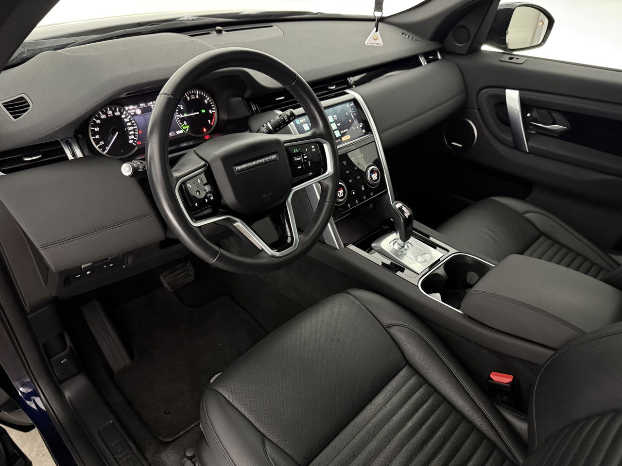 Land Rover Discovery Sport P300e 1.5 R-Dynamic HSE 254PK Pano Memory ACC Camera Carplay Clima Leder LED Trekhaak Virtual Navi PDC 20"LMV