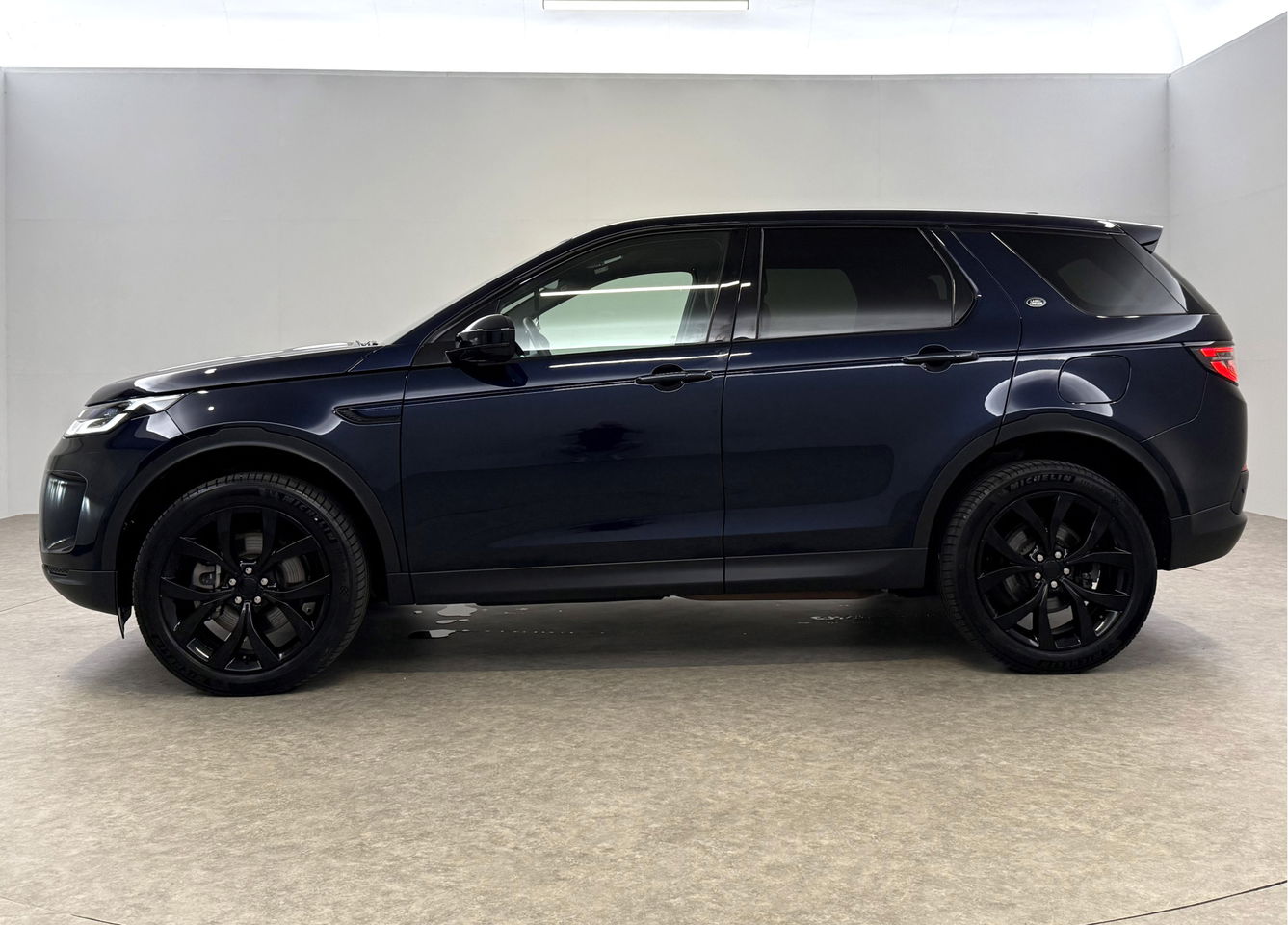 Land Rover Discovery Sport P300e 1.5 R-Dynamic HSE 254PK Pano Memory ACC Camera Carplay Clima Leder LED Trekhaak Virtual Navi PDC 20"LMV
