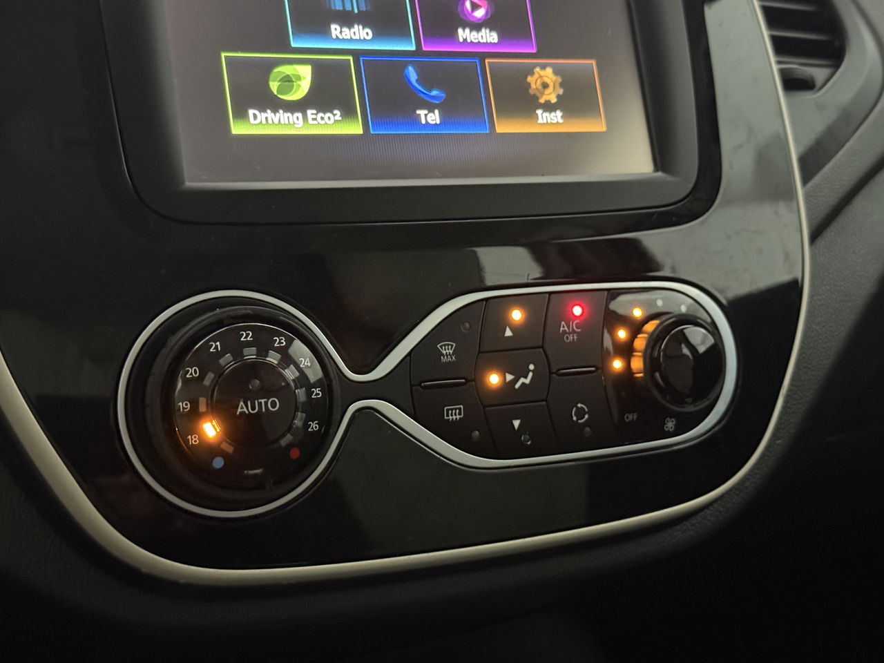 Renault Captur 0.9 TCe Limited | Cruise | LED | Parkeersens. | Clima | 16"LMV