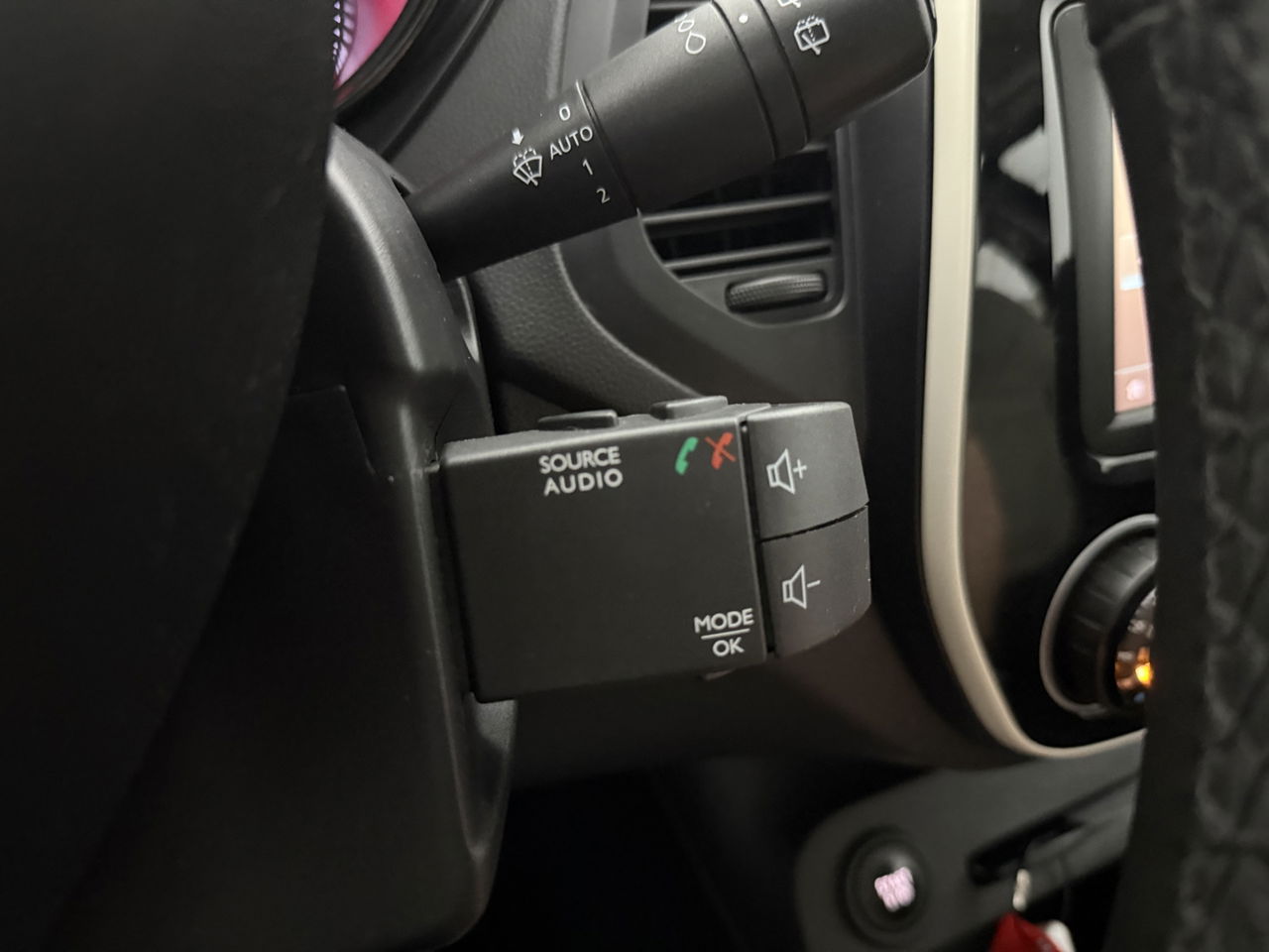 Renault Captur 0.9 TCe Limited | Cruise | LED | Parkeersens. | Clima | 16"LMV