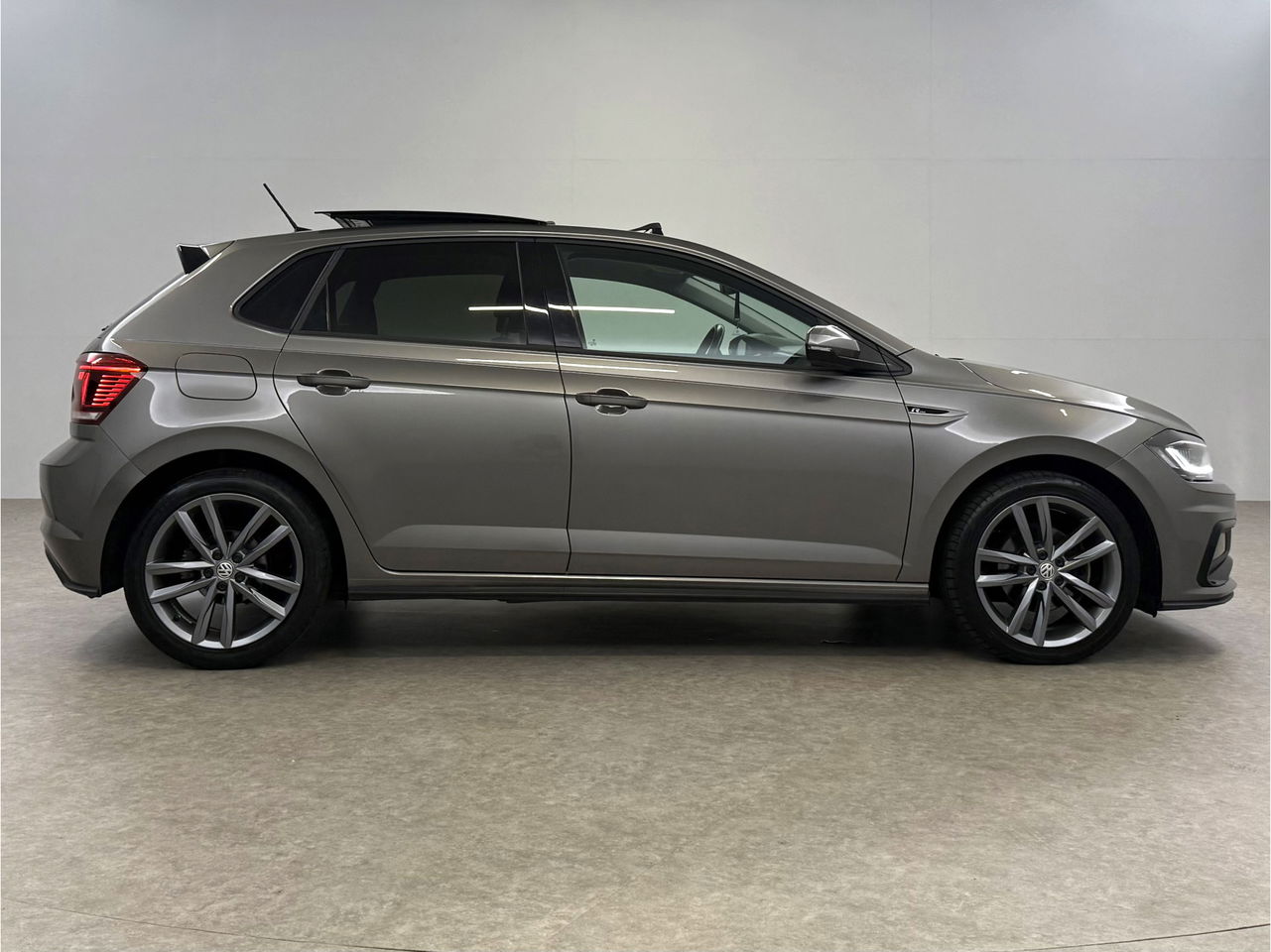 Volkswagen Polo 1.5 TSI R-line | 150PK | Pano | LED | Adaptive Cruise | Carplay | NAP