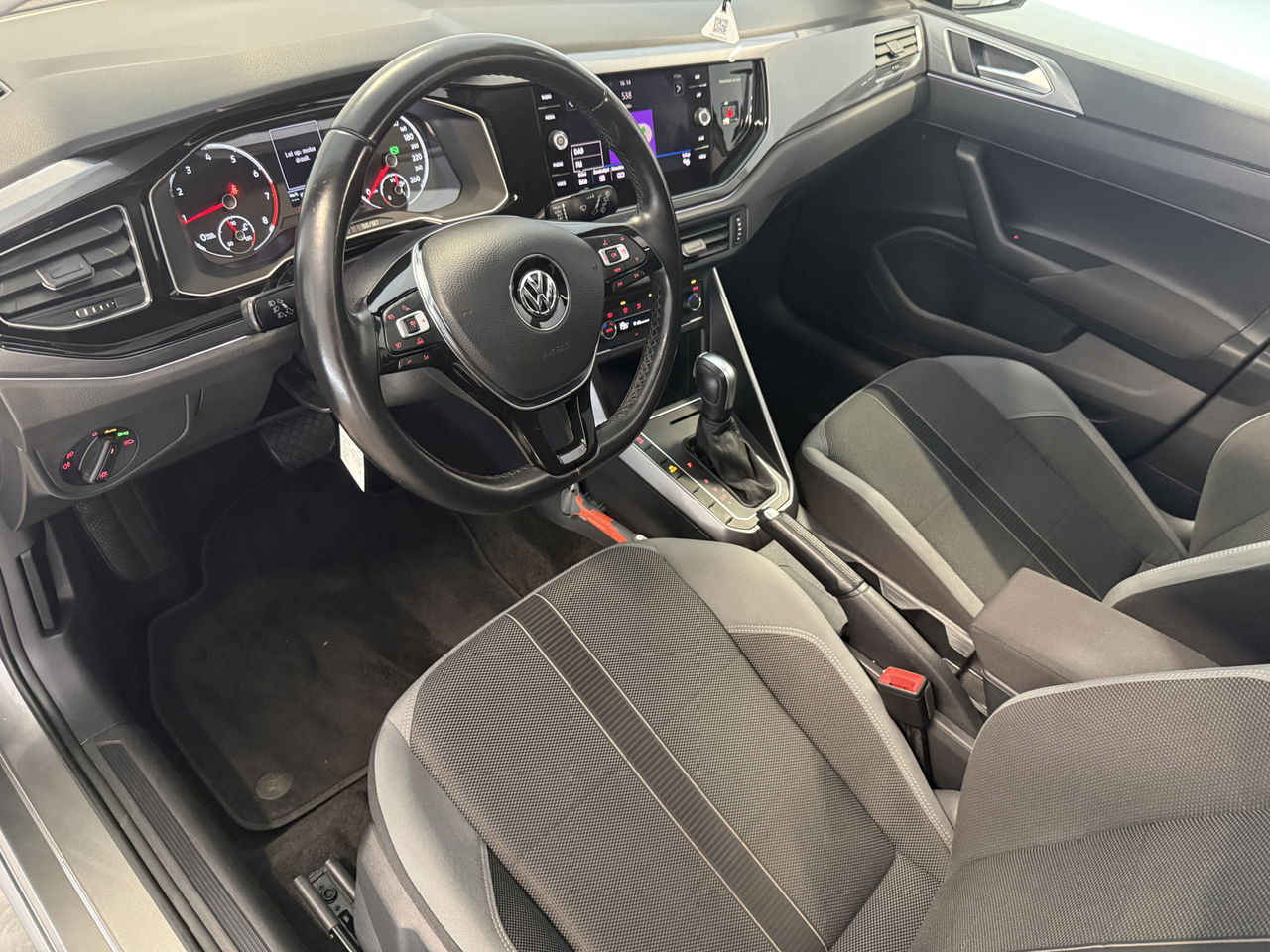 Volkswagen Polo 1.5 TSI R-line | 150PK | Pano | LED | Adaptive Cruise | Carplay | NAP