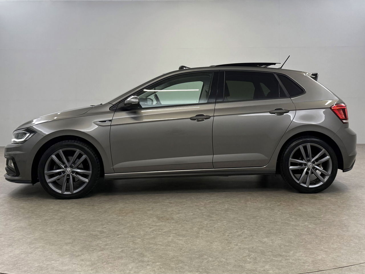 Volkswagen Polo 1.5 TSI R-line | 150PK | Pano | LED | Adaptive Cruise | Carplay | NAP